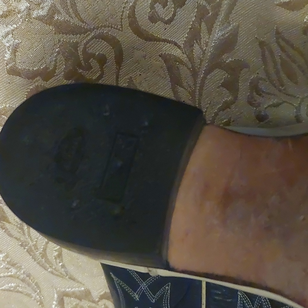 Justin Boots - Picture 5 of 8